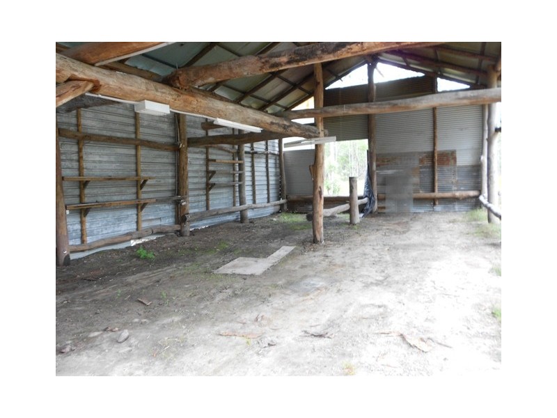 337 Counter rd, Wolvi QLD 4570