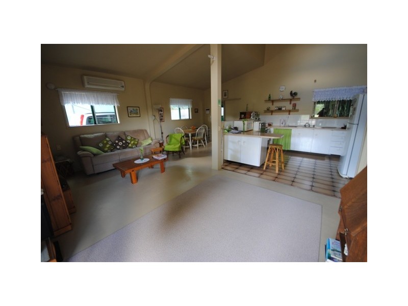 Glenwood QLD 4570