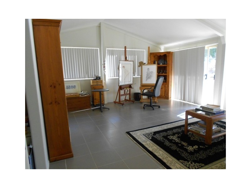 18 Kitt Cres, Kilkivan QLD 4600