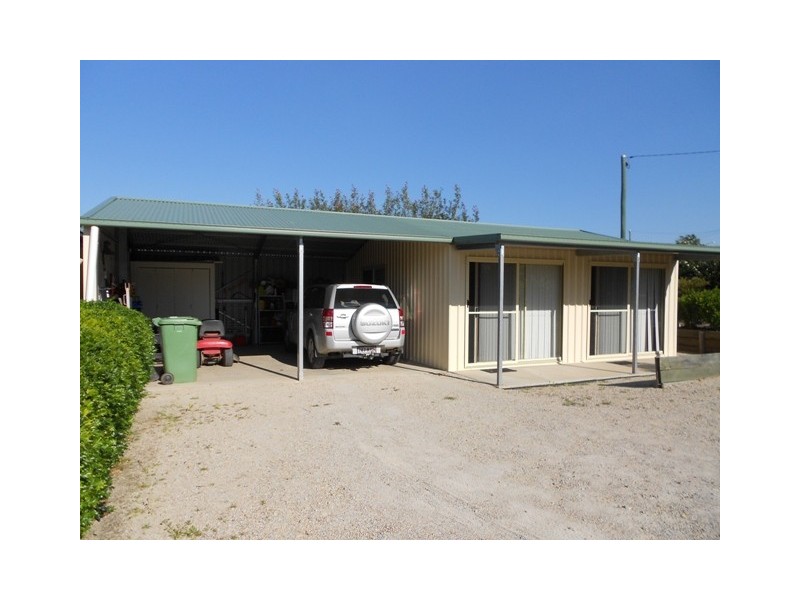 18 Kitt Cres, Kilkivan QLD 4600