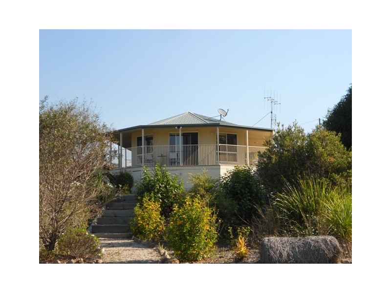 18 Kitt Cres, Kilkivan QLD 4600