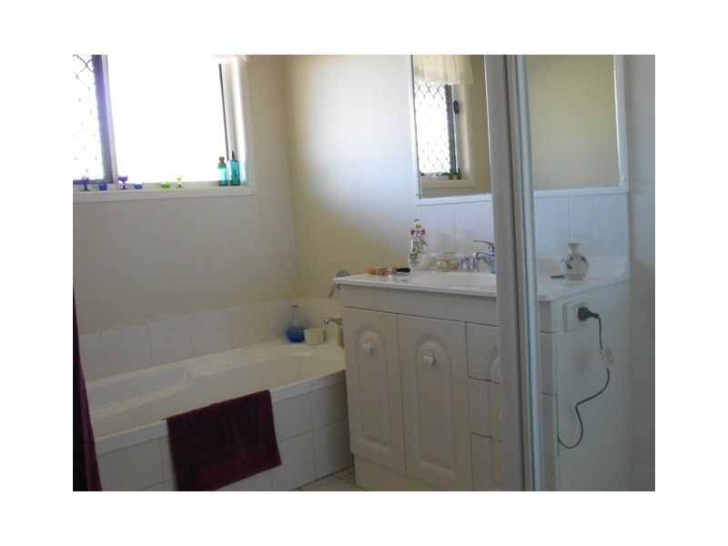 18 Kitt Cres, Kilkivan QLD 4600