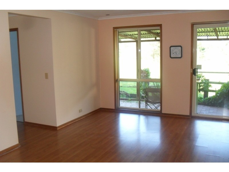 3 Dons, Araluen QLD 4570