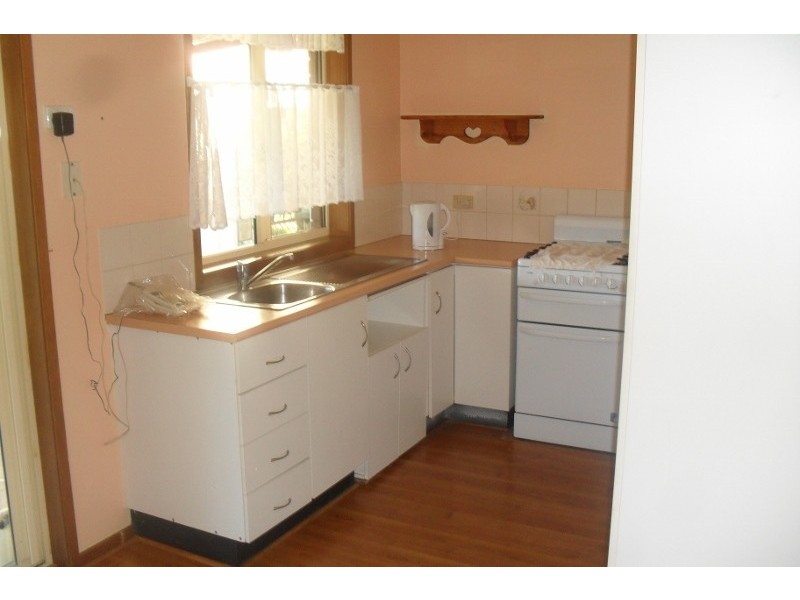 3 Dons, Araluen QLD 4570