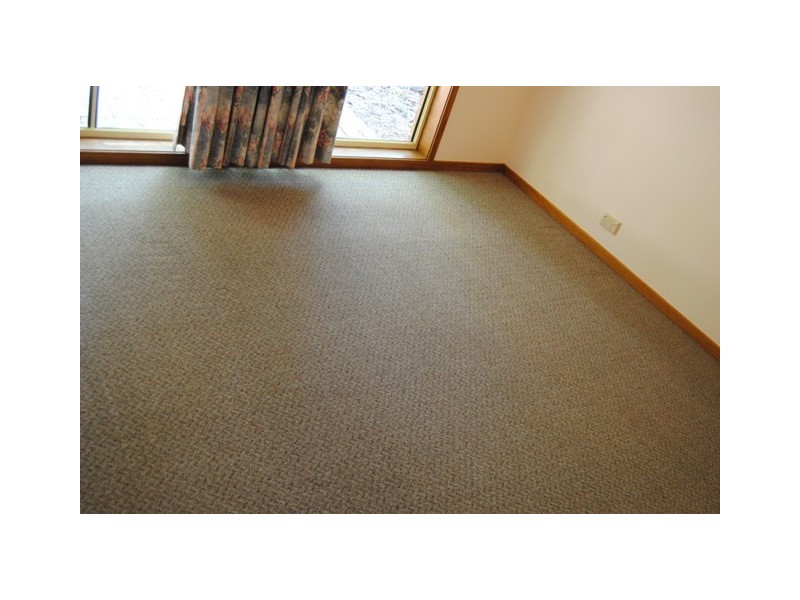 3 Dons, Araluen QLD 4570