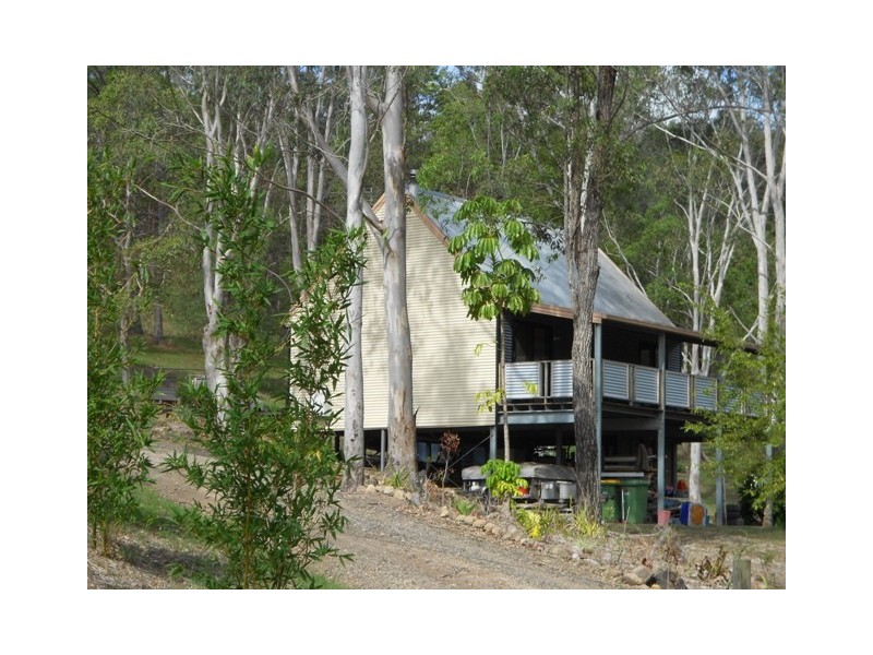 111 Sunshine Rd, Wolvi QLD 4570