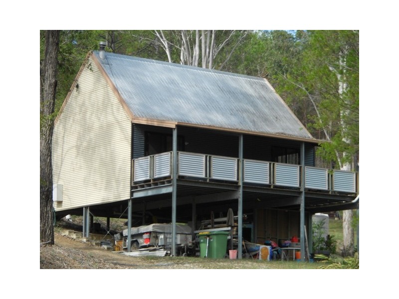 111 Sunshine Rd, Wolvi QLD 4570