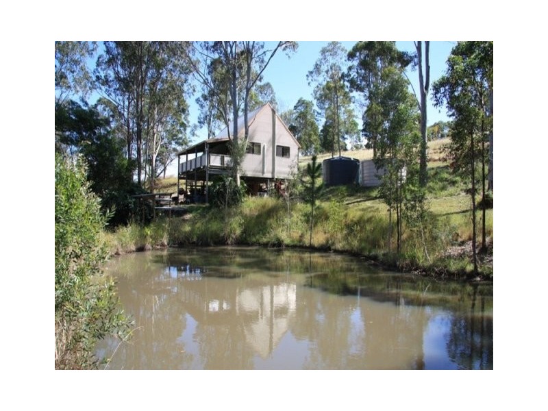 111 Sunshine Rd, Wolvi QLD 4570