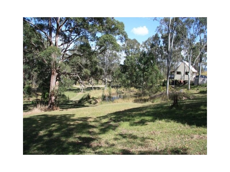 111 Sunshine Rd, Wolvi QLD 4570