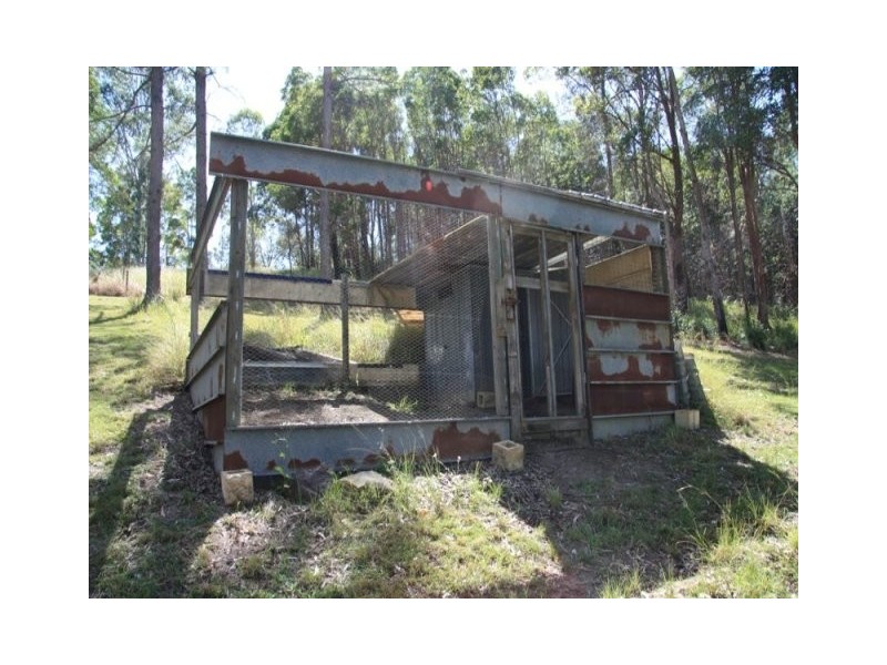 111 Sunshine Rd, Wolvi QLD 4570