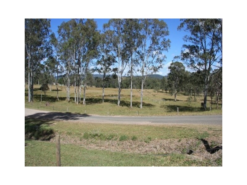 111 Sunshine Rd, Wolvi QLD 4570
