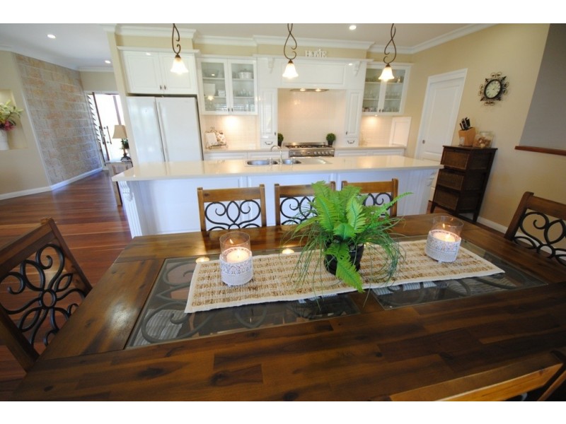 17 Azure Ave., Banks Pocket QLD 4570