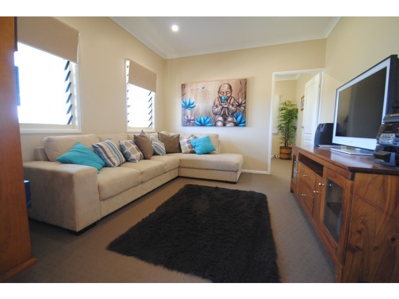 17 Azure Ave., Banks Pocket QLD 4570