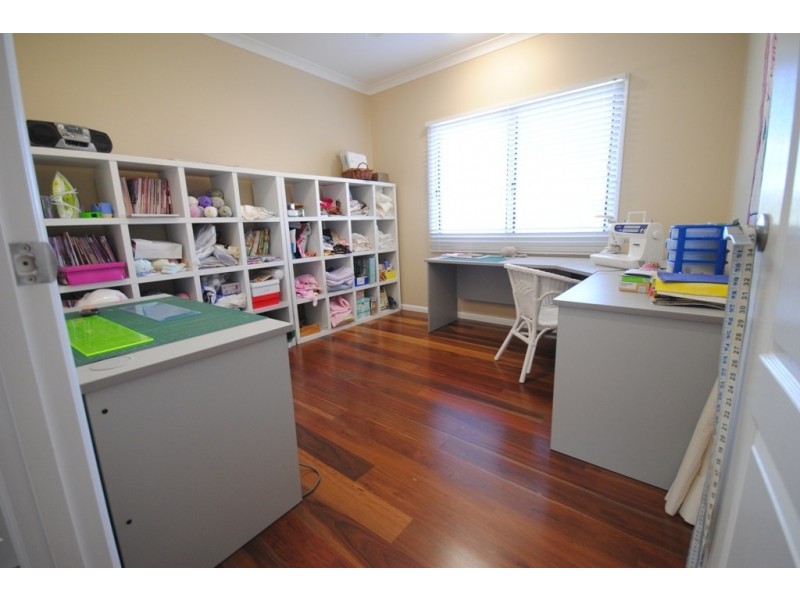 17 Azure Ave., Banks Pocket QLD 4570