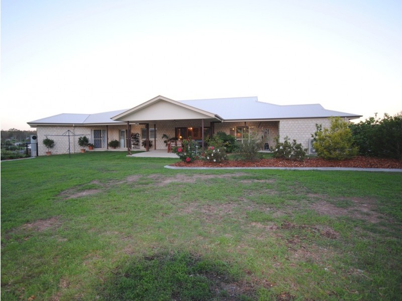 17 Azure Ave., Banks Pocket QLD 4570