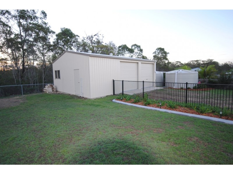 17 Azure Ave., Banks Pocket QLD 4570