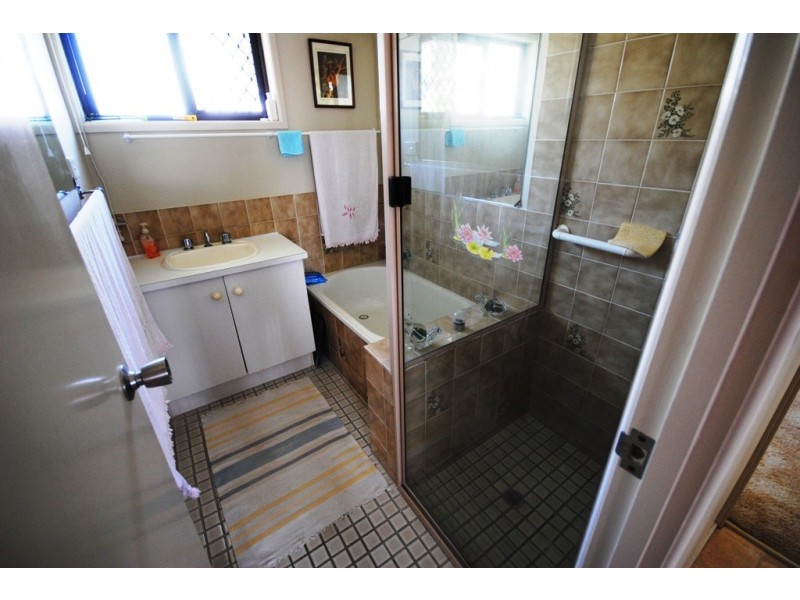 21 Crescent Rd, Gympie QLD 4570
