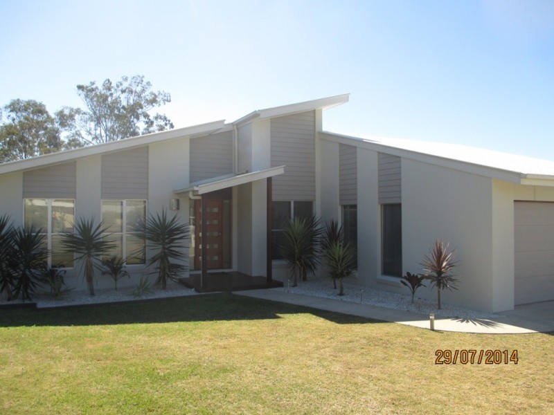 14 Suncrest Court, Southside QLD 4570