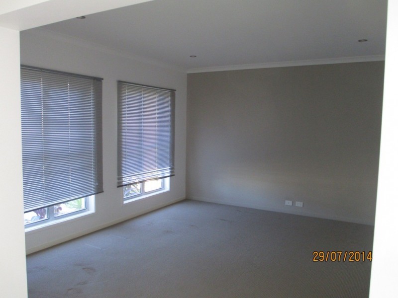 14 Suncrest Court, Southside QLD 4570