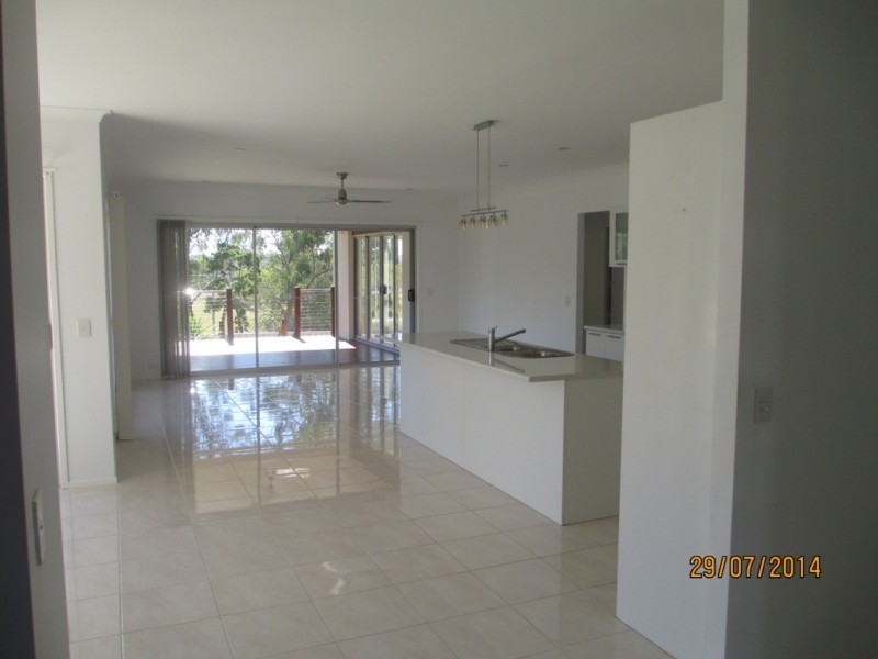 14 Suncrest Court, Southside QLD 4570