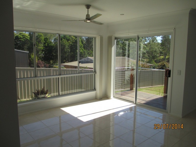 14 Suncrest Court, Southside QLD 4570