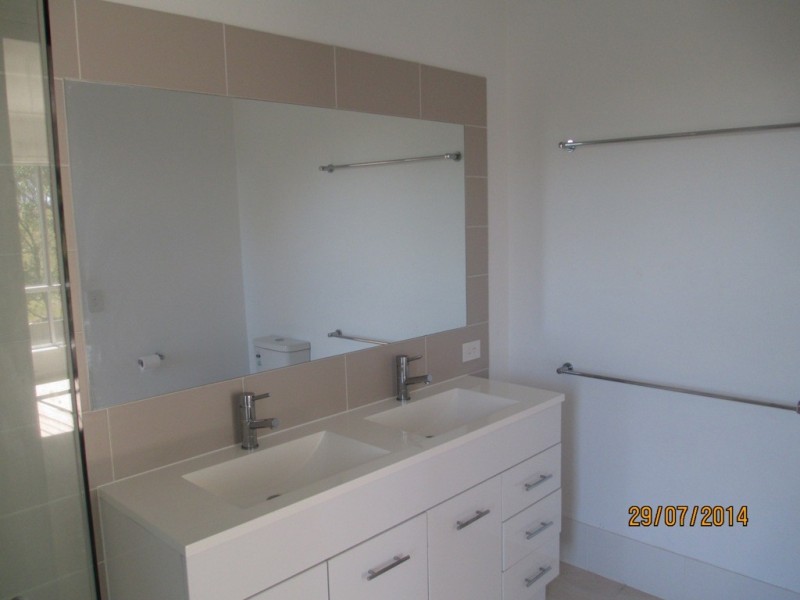 14 Suncrest Court, Southside QLD 4570