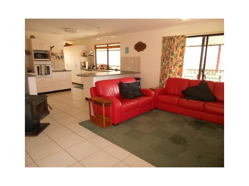 22 Highfield Rd, Chatsworth QLD 4570