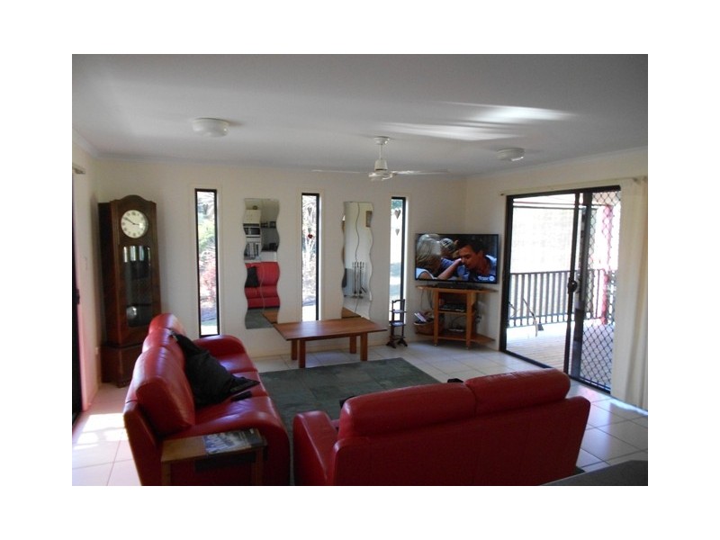 22 Highfield Rd, Chatsworth QLD 4570