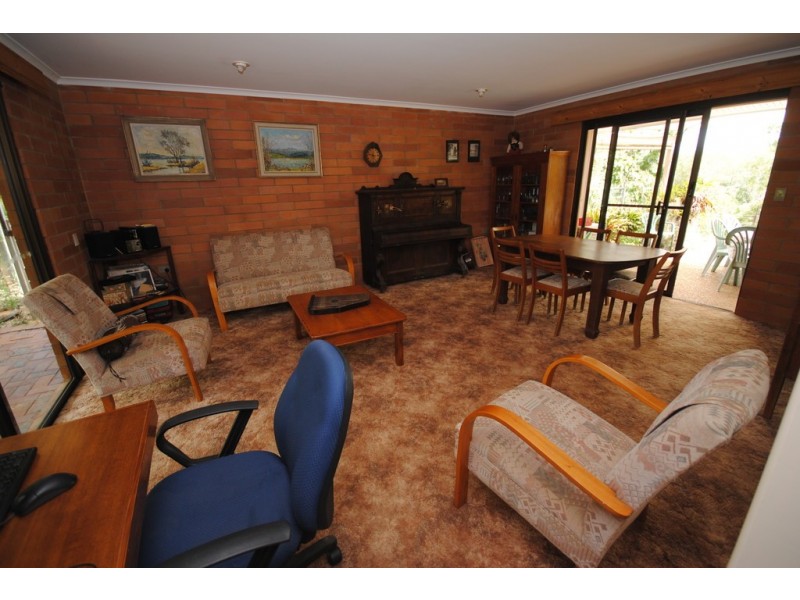 62 Window Rd, Canina QLD 4570