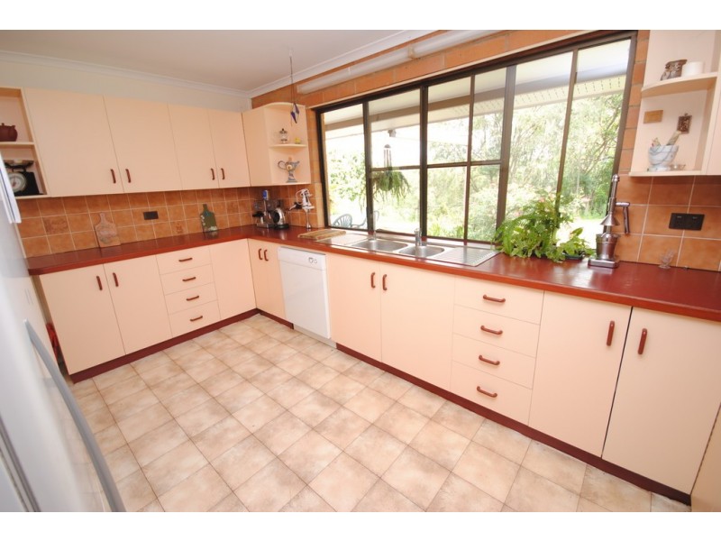 62 Window Rd, Canina QLD 4570