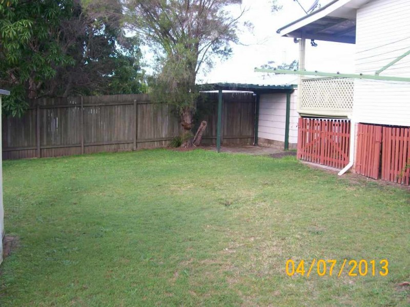 11 Woolgar RD, Southside QLD 4570