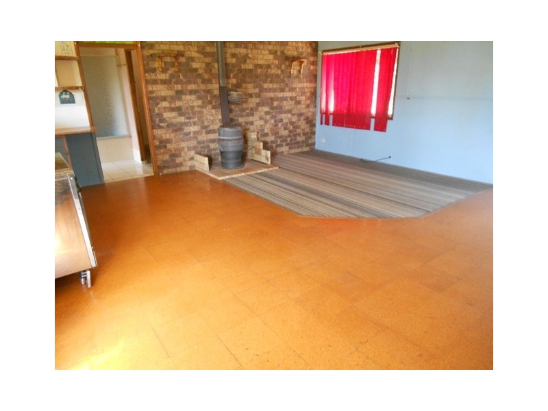 10 Taylor Rd, Veteran QLD 4570
