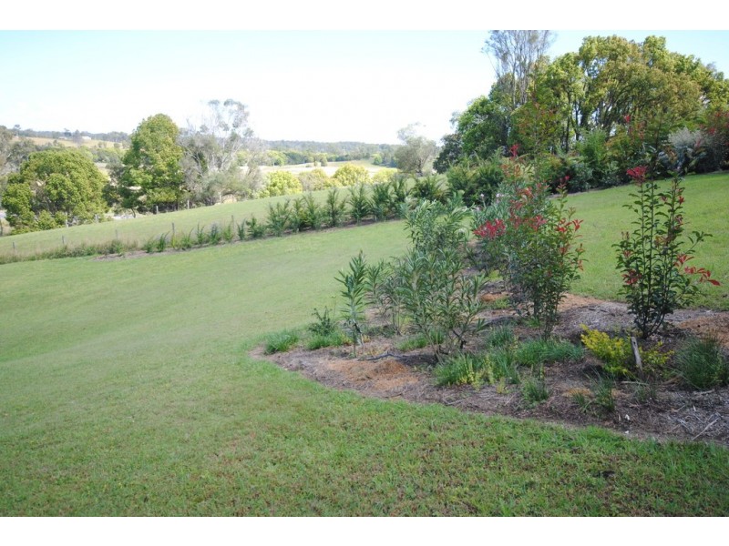 3 Grecian Bends, Greens Creek QLD 4570