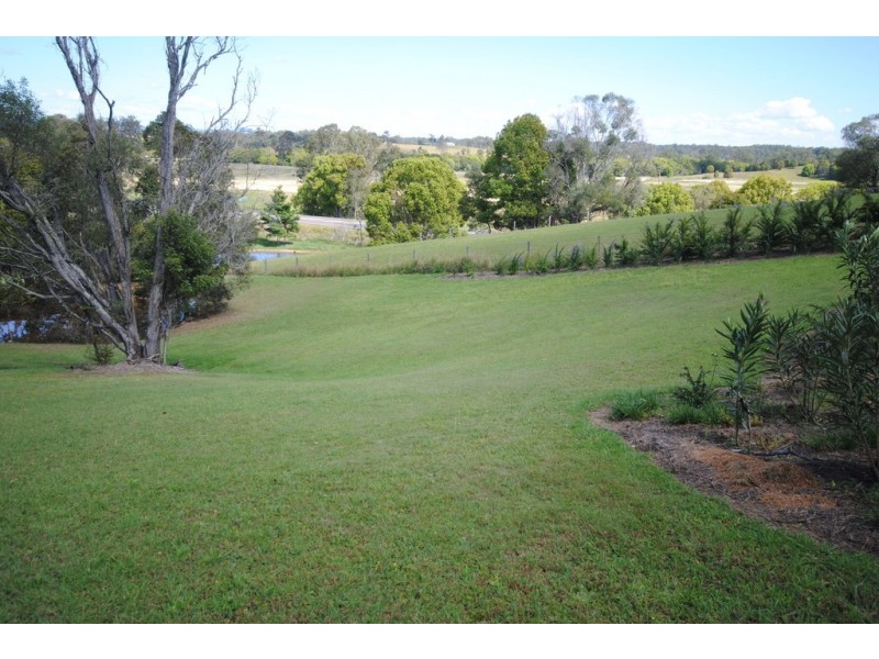3 Grecian Bends, Greens Creek QLD 4570