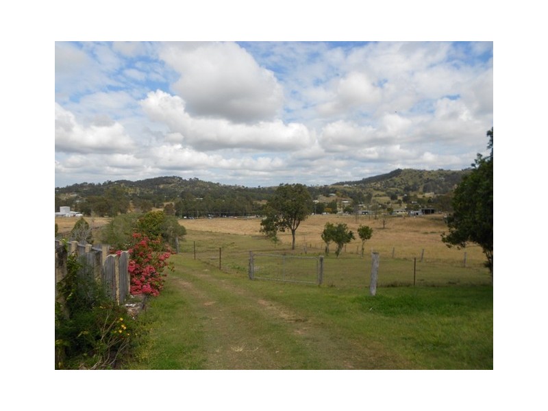 21 Cochrane Rd, Chatsworth QLD 4570