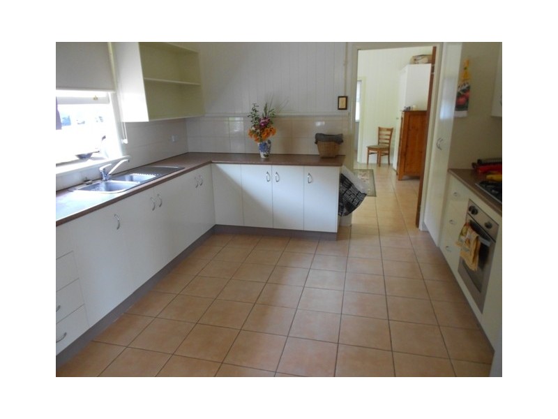 271 Sandy Creek rd, Veteran QLD 4570