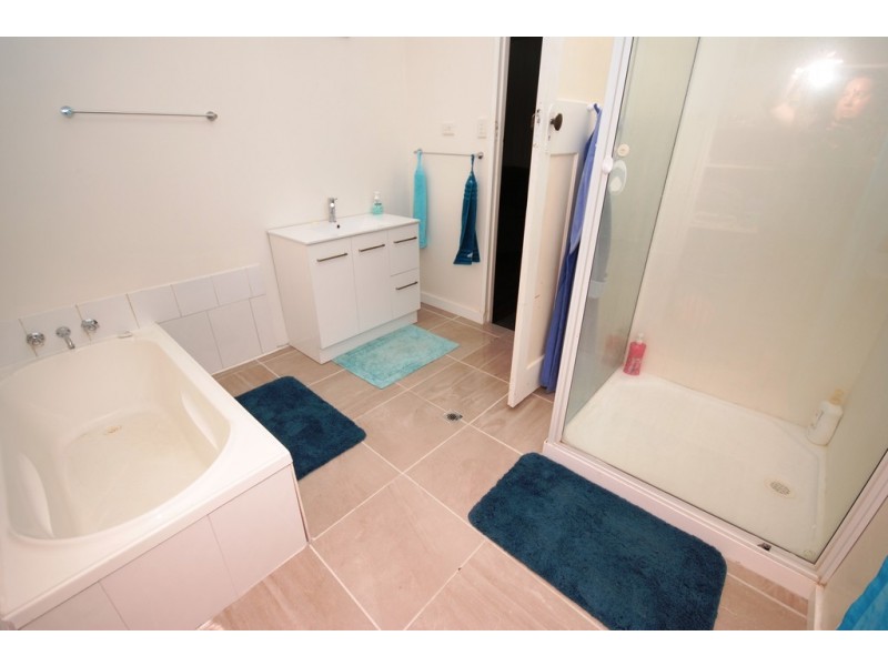 24 Rose St, Kilkivan QLD 4600