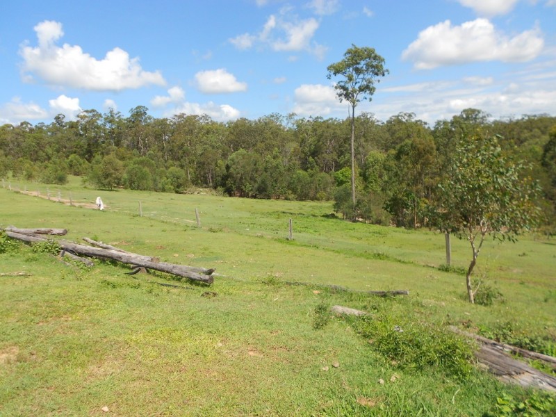 156 Hill rd, Mothar Mountain QLD 4570