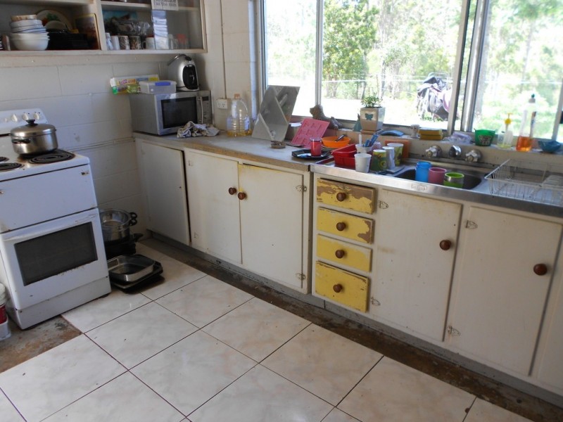 156 Hill rd, Mothar Mountain QLD 4570