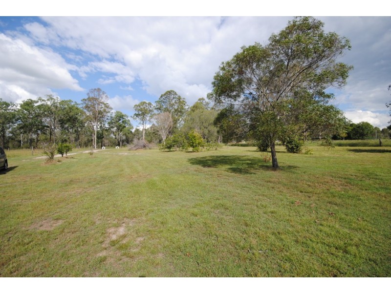737 Old Gympie, Paterson QLD 4570
