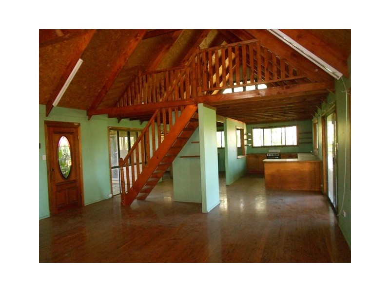 150 old veteran rd, Veteran QLD 4570