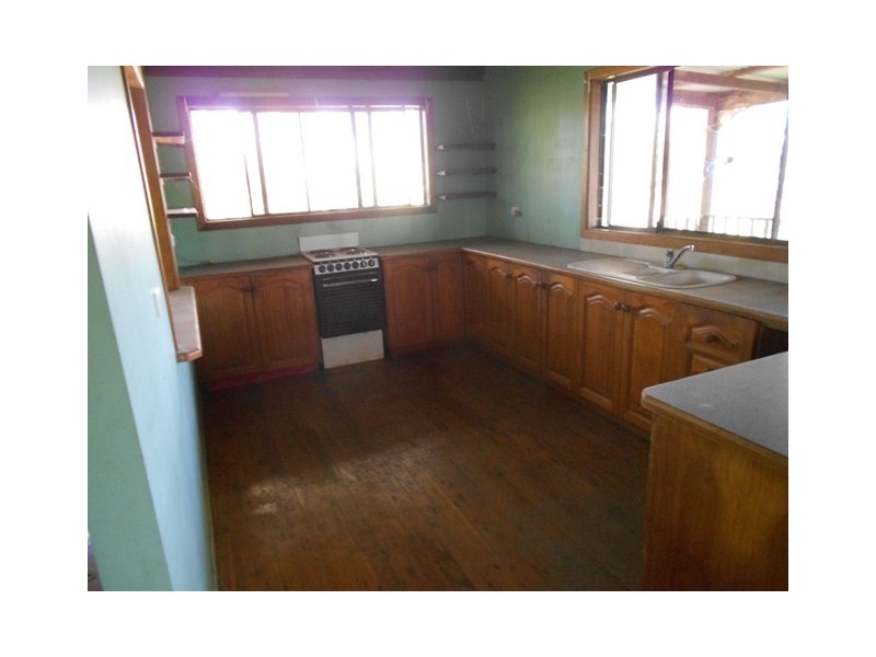 150 old veteran rd, Veteran QLD 4570