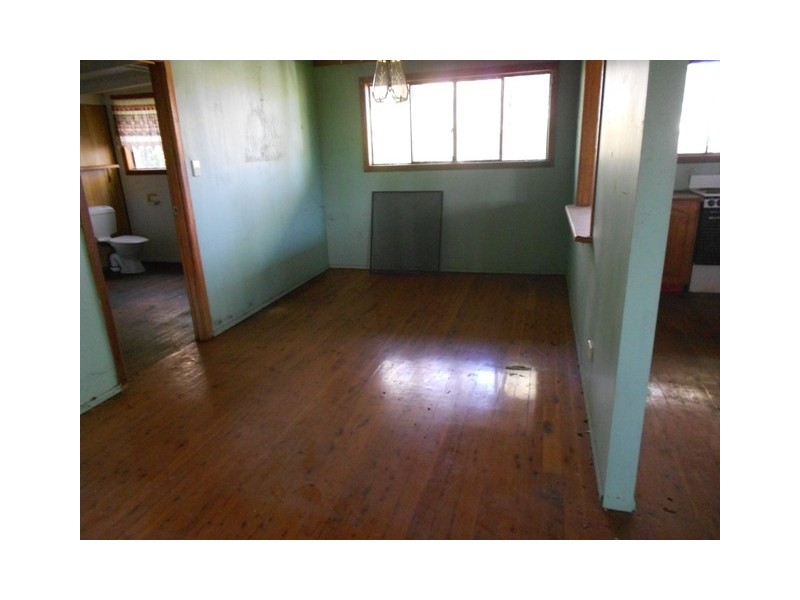 150 old veteran rd, Veteran QLD 4570