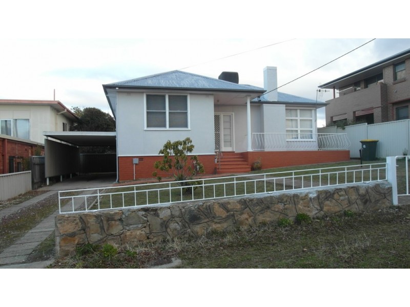 16 Gerald Street, Queanbeyan NSW 2620