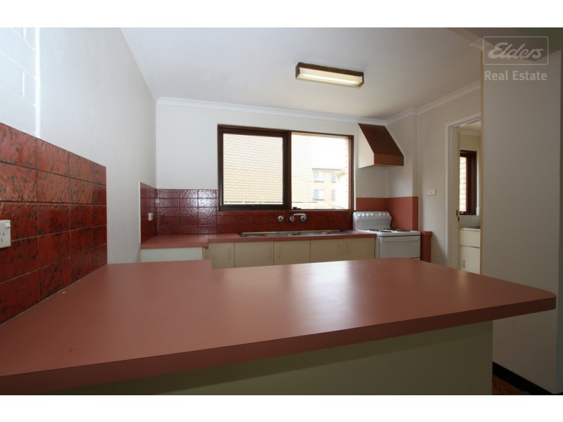 8/16 Broughton Place, Queanbeyan NSW 2620