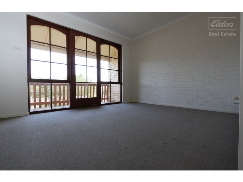 8/16 Broughton Place, Queanbeyan NSW 2620