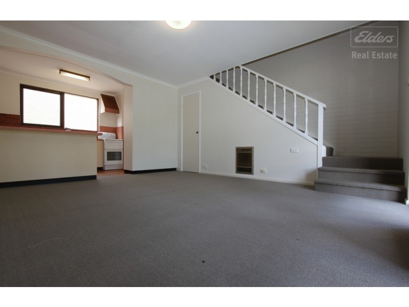 8/16 Broughton Place, Queanbeyan NSW 2620
