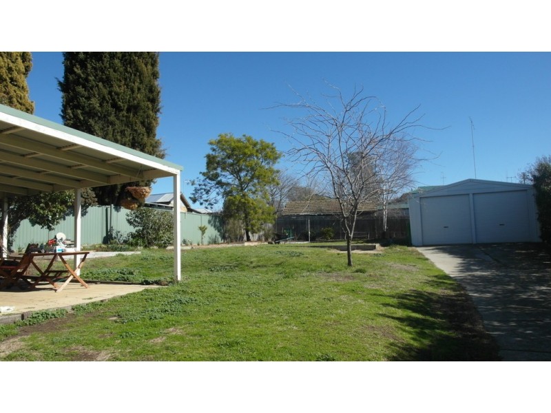 32 Thorpe Avenue, Queanbeyan NSW 2620
