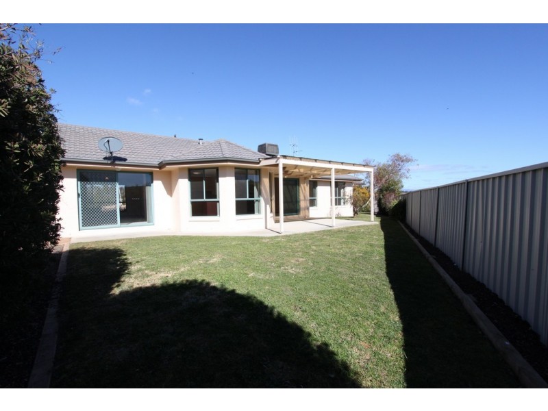 7 Palm Court, Jerrabomberra NSW 2619
