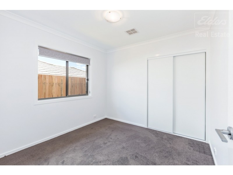 12 Ridings Road, Googong NSW 2620